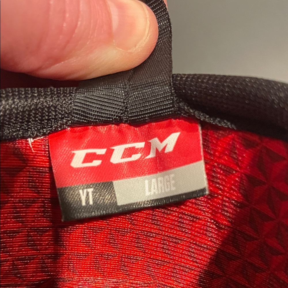 CCM Black and Red Protective Elbow Pads Size Child Large - Picture 7 of 8